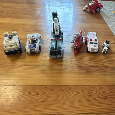 Hasbro Transformers Transforming Autobot combiner wars protectobots cheap