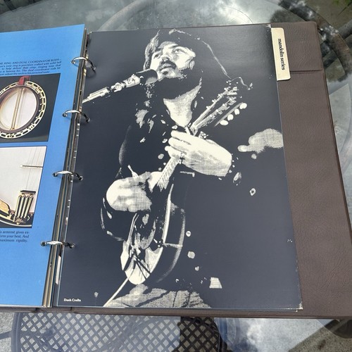 De colección GITARRAS GIBSON Les Paul 1975 Carpeta de anillas/Exhibición de venta de mostrador - Imagen 12 de 16