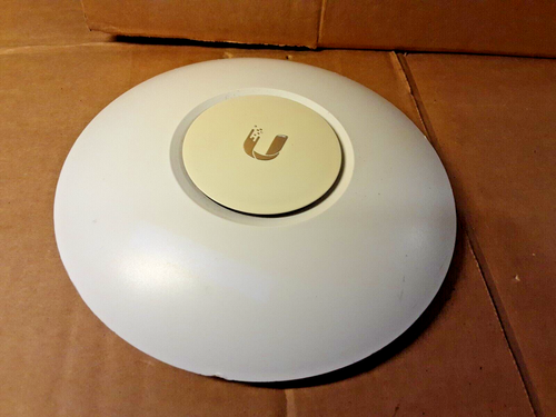 Ubiquiti UniFi AP AC LITE 802.11ac 2x2 Dual Band 1x1000-T Ethernet, PoE Adapter - 第 1/4 張圖片