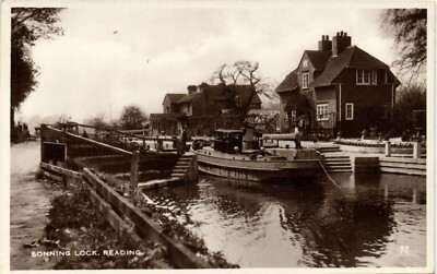 PC SONNING LOCK READING BERKSHIRE ENGLAND VINTAGE ECHTFOTO POSTKARTE (u6414)