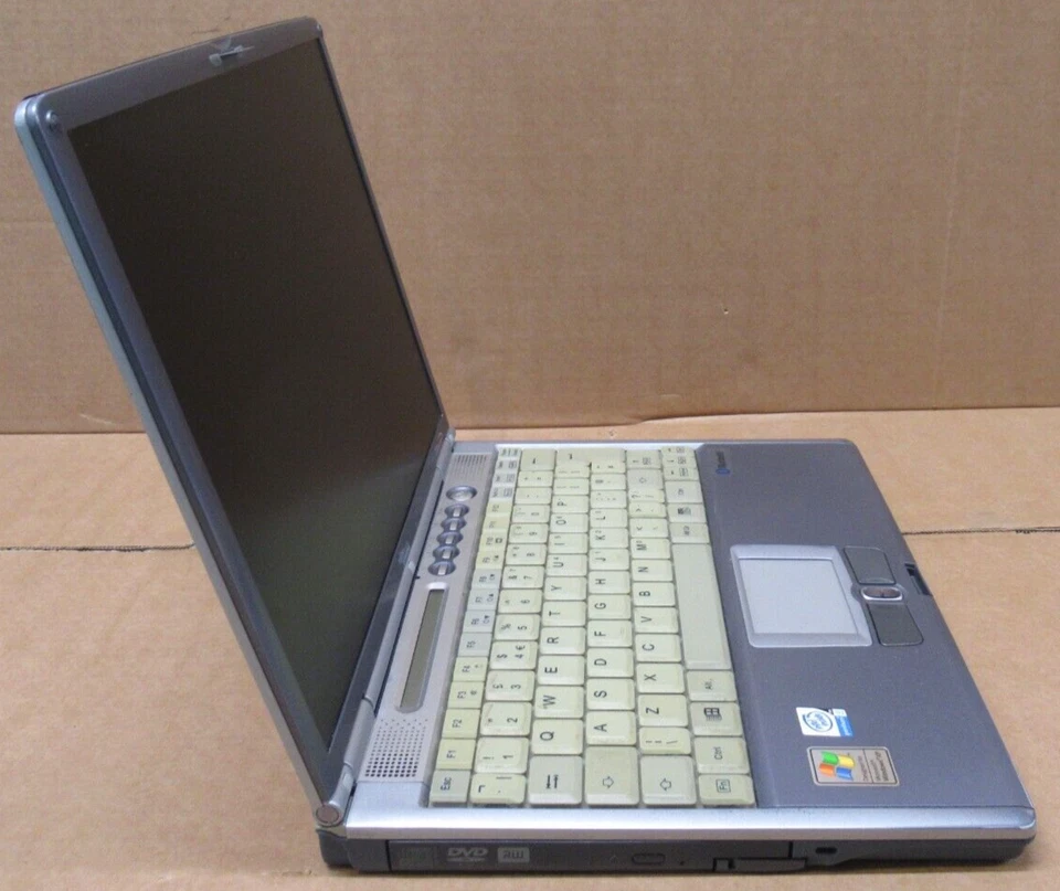 Fujitsu Lifebook S6010 13.3" Laptop Intel Pentium 3 1GHz 1GB Ram NO HDD DVD - Image 2 of 4