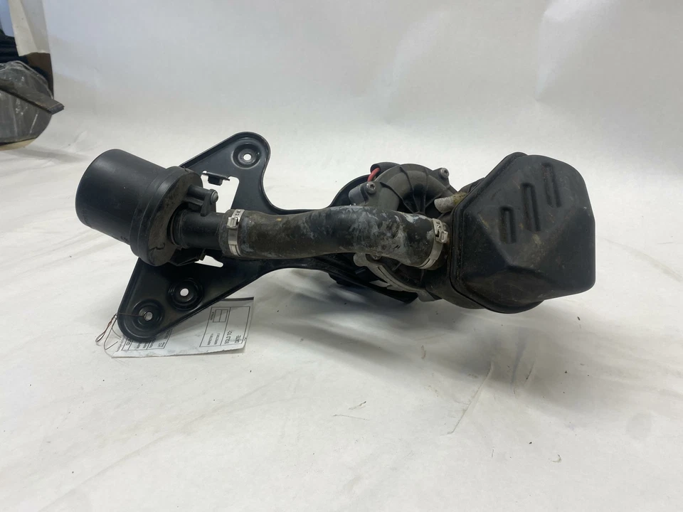 AUDI S7 2016-2017 4,0 L V8 CONJUNTO BOMBA DE INYECCIÓN DE AIRE SECUNDARIA OEM Foto 3 de 4