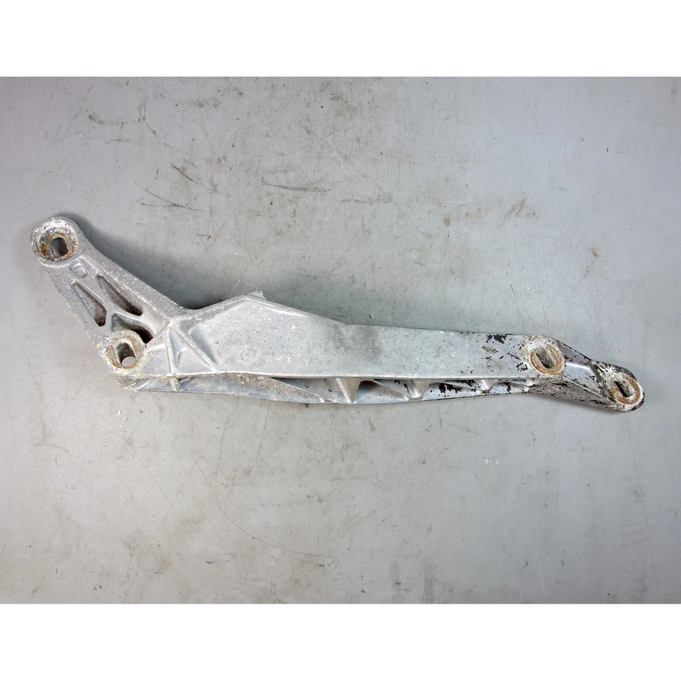 1988-1991 BMW 325ix E30 Transfer Case Cross Member Mounting Bracket OEM - Image 2 of 4