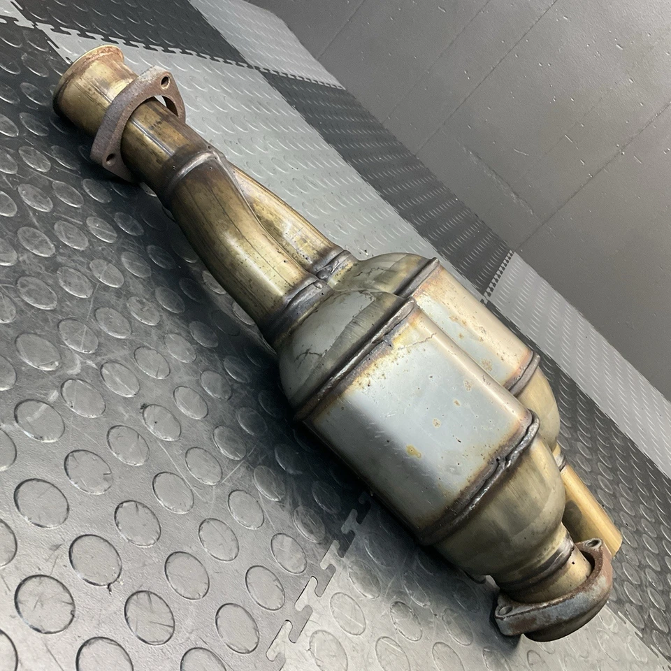 Mercedes SLK320 2001-2004 convertidor catalítico sistema de escape doble fabricante de equipos originales Foto 3 de 4