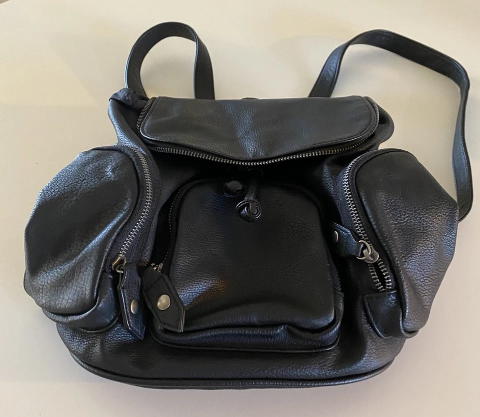 Cartera estilo mochila Mossimo negra con cremallera Foto 2 de 4