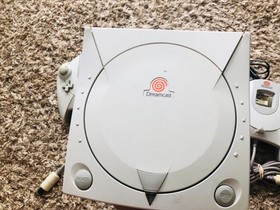 Sega Dreamcast Console System HKT-3020 With 2 Controllers & Memory Card TESTED4!