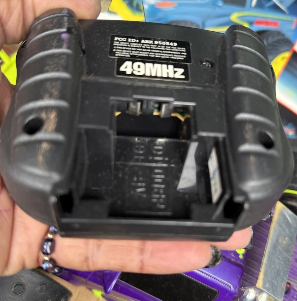 Vintage 1996 TYCO Mutator RC 9.6V Turbo Purple Truck Working UNTESTED - Image 4 of 4