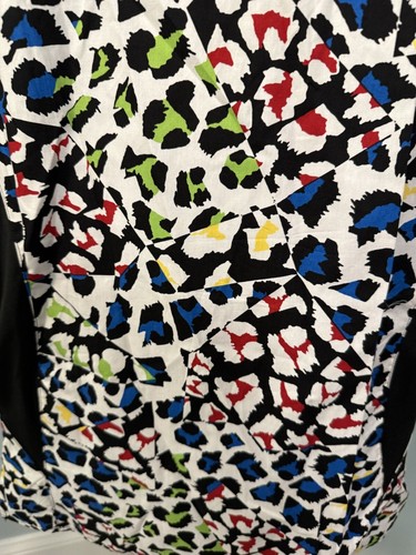 NEW White Cross Trendy Skin Cheetah Print Extra Small XS Womens scrub top - Picture 15 of 15