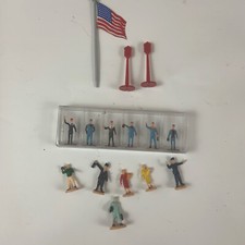 Miniature Figures Train vintage lot