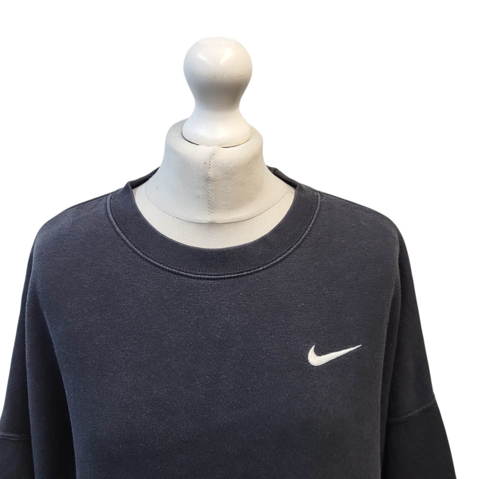 Nike Sweatshirt Black Cropped Round Neck Uk Women's Size M M375 image 2