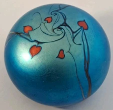 1976 Orient & Flume Trailing Hearts ART GLASS Paperweight Blue Aurene 3"