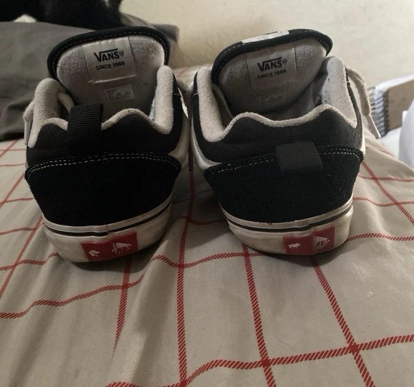 Zapatos Vans Knu Skool - Negro/Blanco - Talla 6.5Y / Mujer’s 8 – Nuevos con Caja Foto 3 de 4