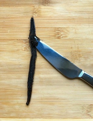 Whole Vanilla Beans 20 count 3-4 (10-12cm)