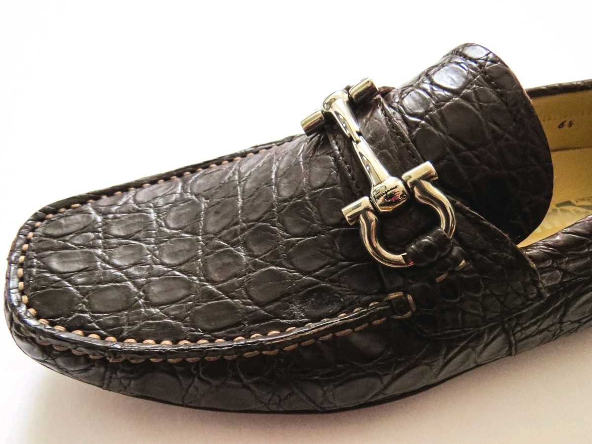SALVATORE FERRAGAMO Brown Crocodile Leather Shoes Loafers  display picture 2