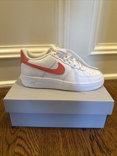 NWT Nike Air Force 1 GS Kids Size 5Y White/Magic Ember