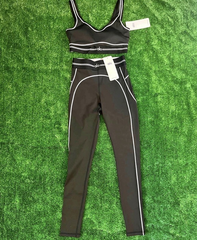 Alo Yoga Set