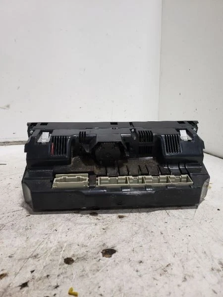 Двухзонная лицевая панель с контролем температуры черная подходит для 06–11 AUDI A6 702037 - Изображение 2 из 4