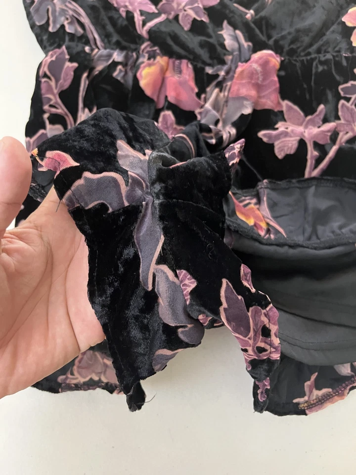 Whimsigoth Goth Romantic Fairy Grunge Romper Shorts M Boho 90s Velvet Regency - Image 3 of 4