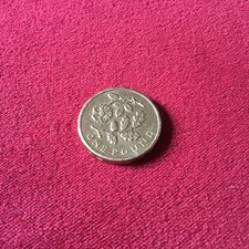 Rose And Oak English Floral £1 One Pound Coin - Circulated- 2013