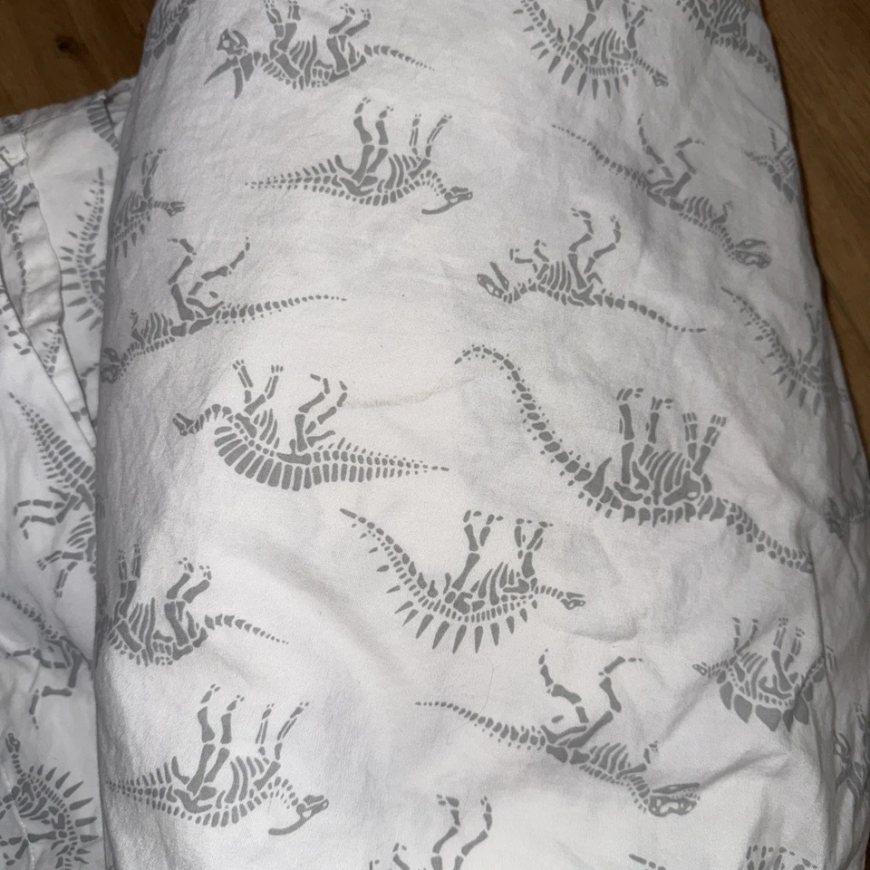 Juego de sábanas Twin XL 100 % algodón sin fundas de almohada estampado de huesos de dinosaurio blanco usado en excelente estado Foto 2 de 4