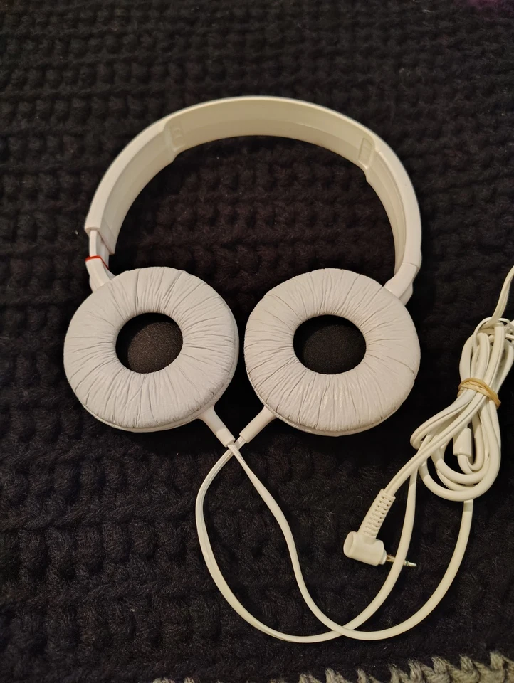 Auriculares Sony con cable blancos Foto 3 de 3