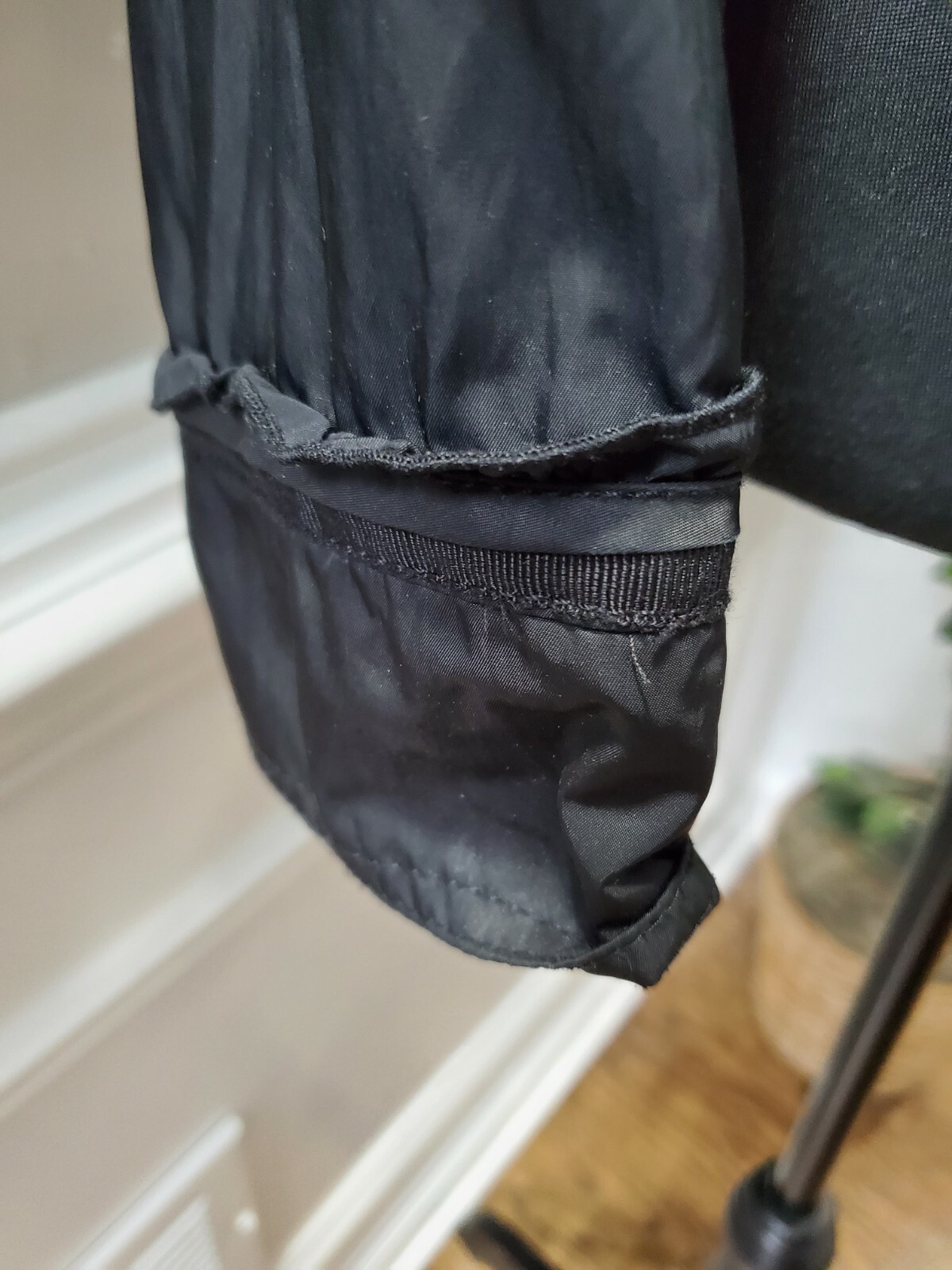 Women's Solid Black Polyester Long Sleeve Front Z… - image 6