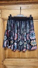 jupe Desigual taille 7 ans 8 ans