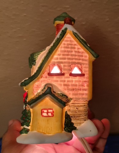 Zellers Hand Painted Porcelain Lighted House Holidays - Picture 6 of 10