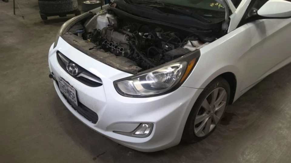Used Front Right Door Assembly Front fits: 2013 Hyundai Accent electric windows Foto 4 de 4