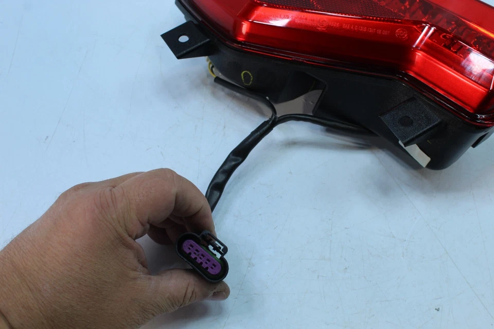 Luz trasera izquierda Can-Am Spyder RT 2020-2024 Foto 4 de 4