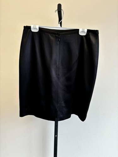 Kay Unger Women's Black Silk Skirt Size 14 #13951 - Picture 2 of 3
