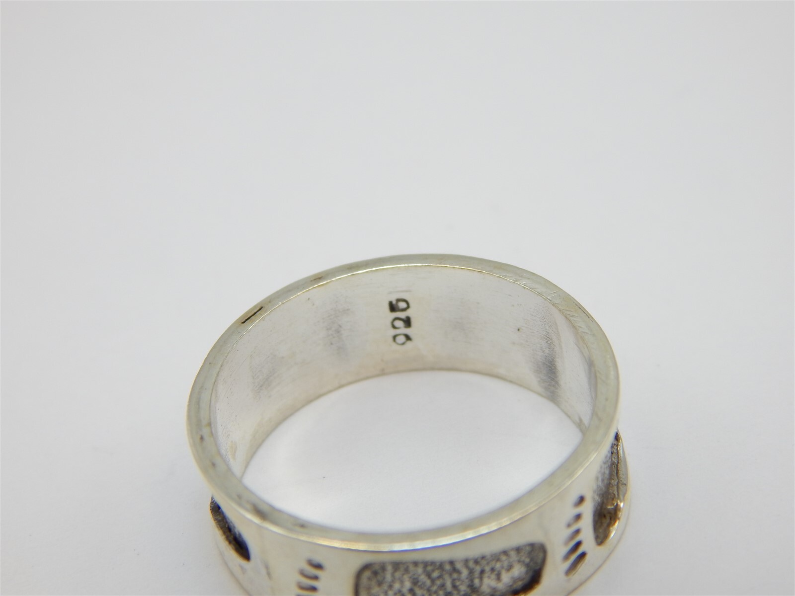925 FOOTPRINTS IN THE SAND BAND STERLING SILVER RING … Gem