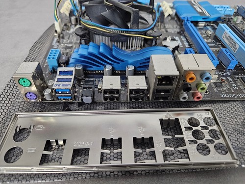 Component Bundle ASUS P8H67 Rev 3.0 1155 + Intel Core i5-2300 + Boxed Cooler