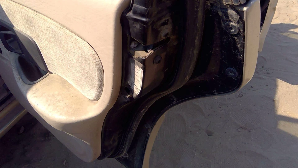 Pestillo de puerta trasera derecha Saturn Sw2 1993 pasajero con varillas/cables trasero OEM Foto 2 de 4