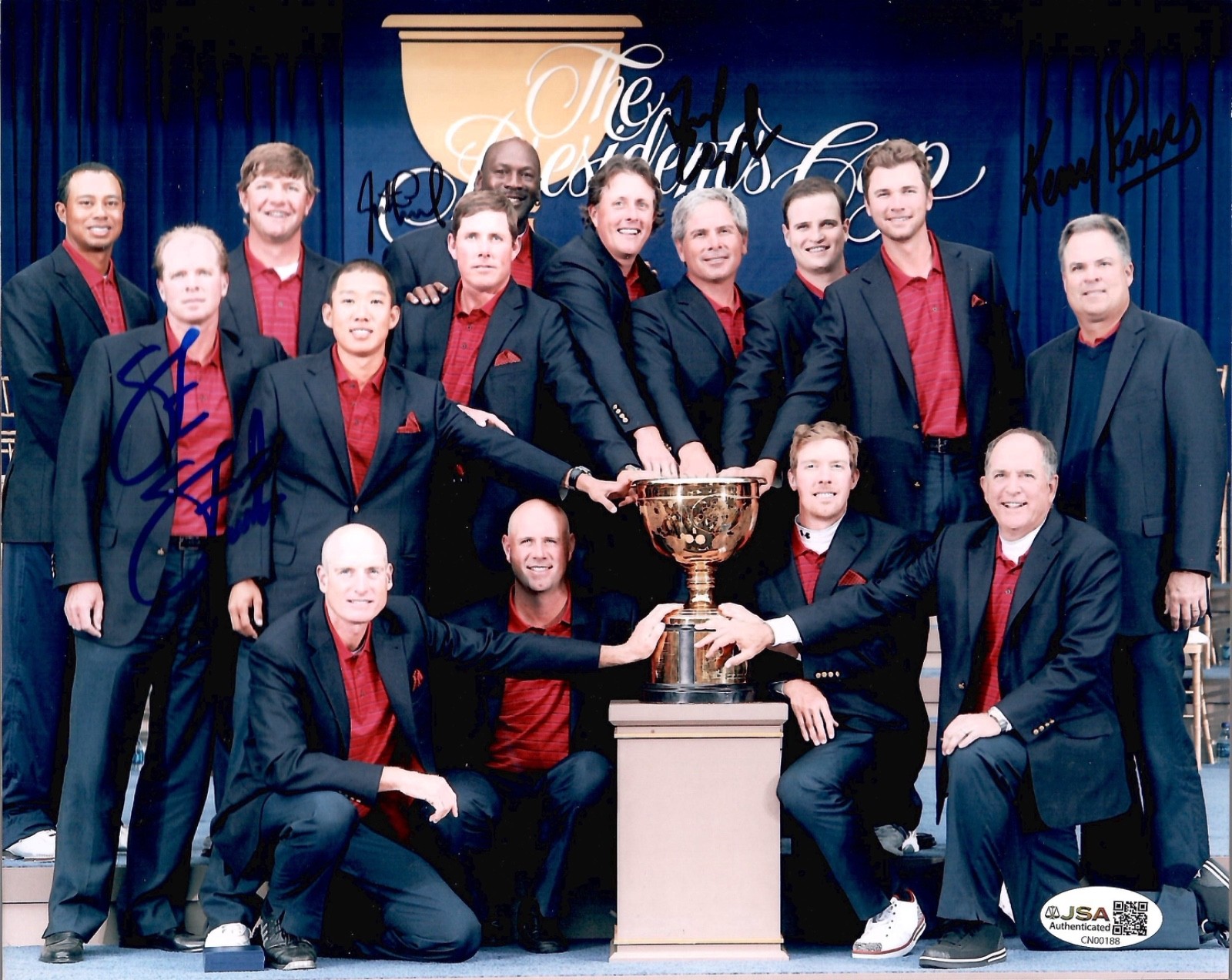 Fred Couples Autographed Signed HAND 8x10 PRESIDENTS CUP PHOTO STRICKER+2 MORE JSA 