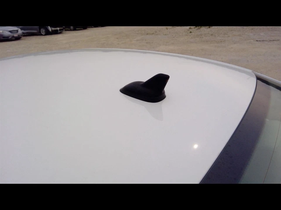 2009-2014 VOLKSWAGEN JETTA Roof Mounted Shark Fin Antenna 3C0035507R     - Imagem 2 de 4