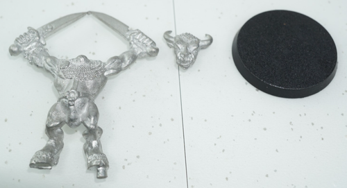 Citadel Warhammer 1980's Minotaur Titus Twinblade Double Twin Sword Unpainted - Picture 1 of 4