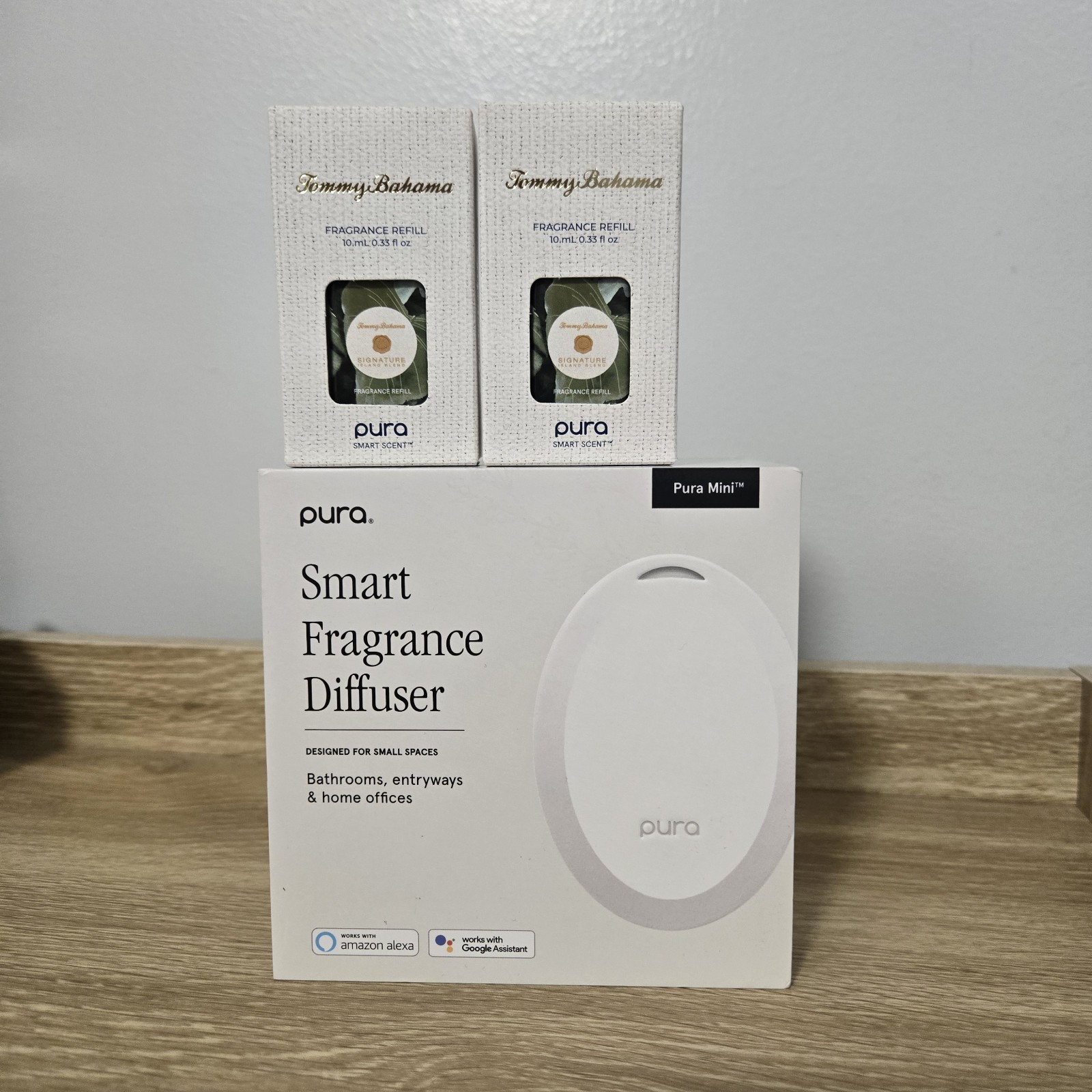 Pura Mini Smart Fragrance Diffuser White with Two Scent Tommy Bahama