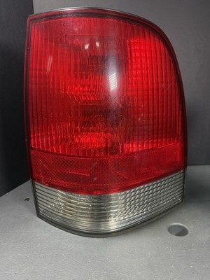 2004 Lincoln Aviator Rh Passenger Side Tail Light OEM