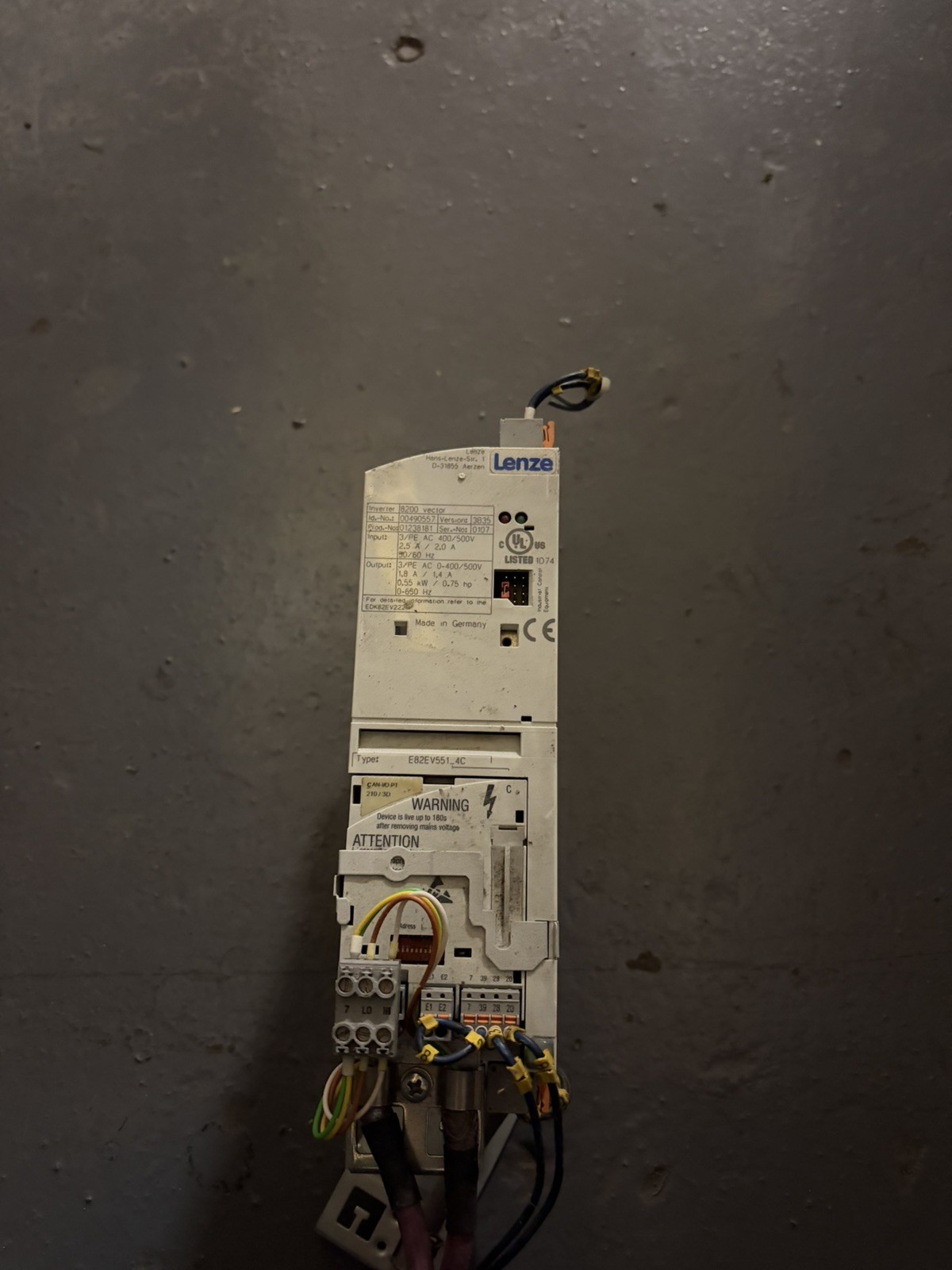 Lenze E82ev152-2c000 Frequency Converter E82EV152_2C000 USED