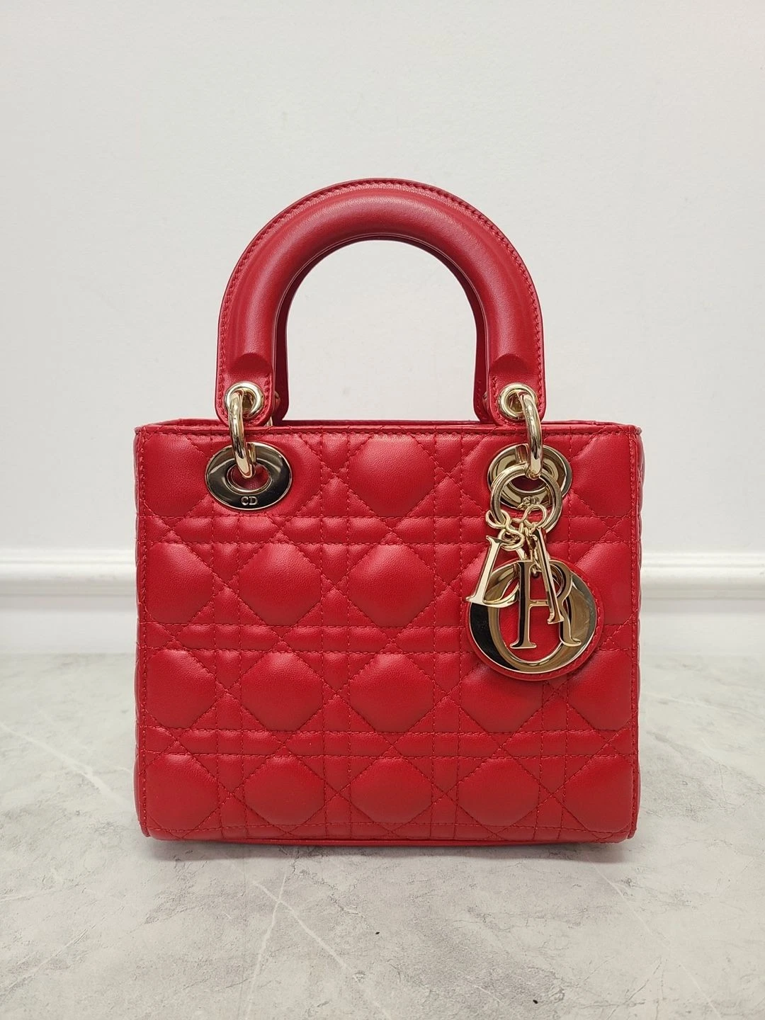 Petit sac à bandoulière Dior Lady agneau rouge 20A 131631714