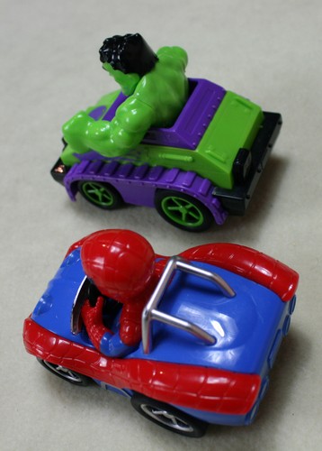 Marvel Super Hero Adventures Pull Back Cars SPIDERMAN INCREDIBLE HULK - Picture 2 of 3