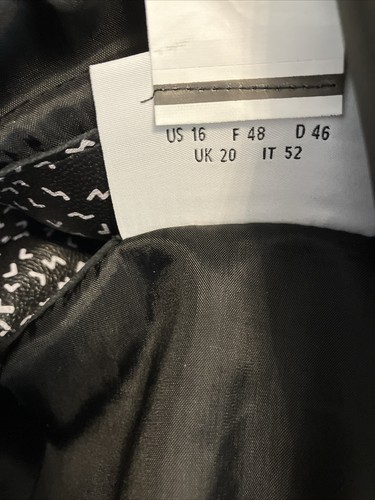 Falda de cuero Napa Akris Punto talla 16, blusa de seda a juego, negra, amarilla, blanca - Imagen 14 de 14