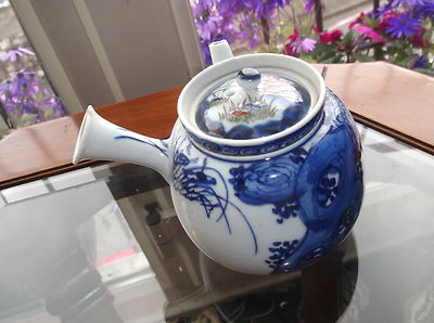 UNGEWÖHNLICH BLAU WEISS ORIENTALISCH KÜHN DESIGN SEITENGRIFF TEEKANNE SIEB & UNGERADER DECKEL