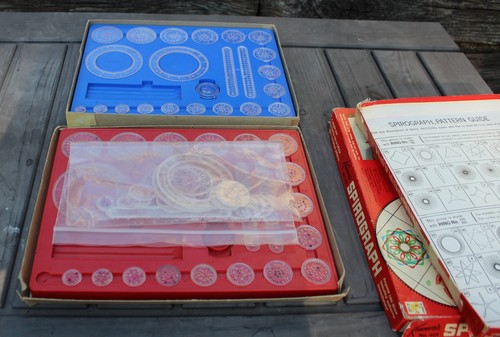 2 Vintage Kenner SPIROGRAPH Drawing Sets Toy + Extra Gears - Picture 7 of 10