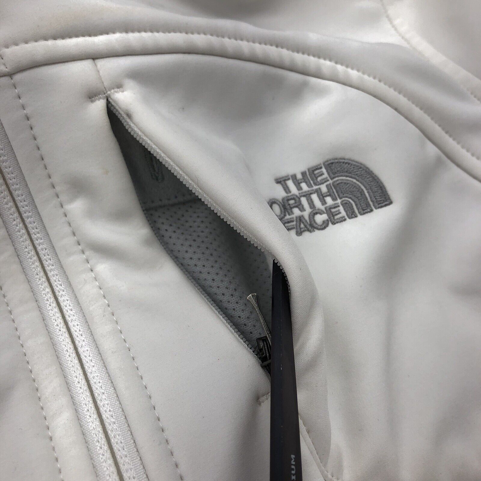 The North Face Windwall White Outer Soft Shell Zip Up Jacket Women's Size L
