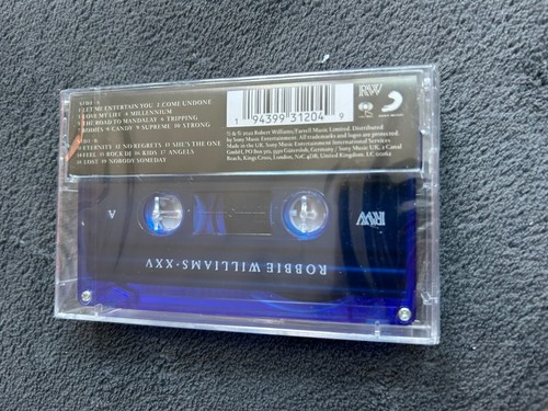 ROBBIE WILLIAMS - XXV (Blue Cassette) New & Sealed - Free UK P+P - Picture 2 of 2