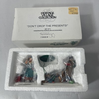 Dept 56 Heritage Village Collection Don't Drop the Presents set of 2 New 5532-8