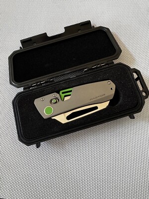 Winterblade Factor B2 (titanium/carbon fiber/green accents)