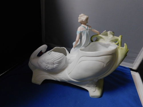 VINTAGE WOMAN & SWAN BISQUE WHITE PLANTER (GERMAN?) - Picture 8 of 9